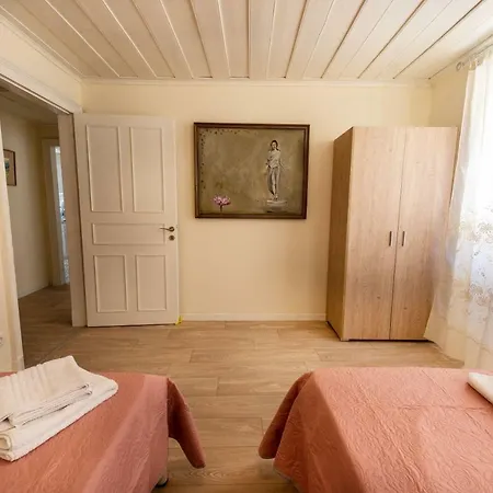 The Artist Apartment *